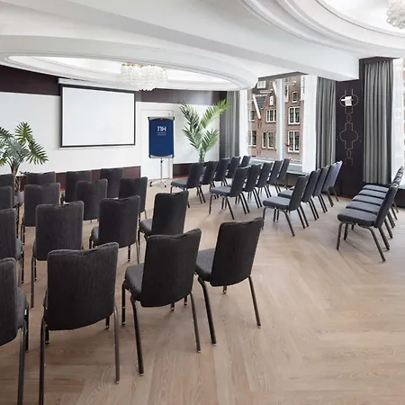 Hotell Nh Caransa
