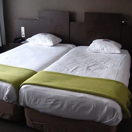 Hotell Nh Caransa