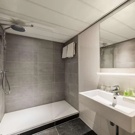 Отель Nh Caransa