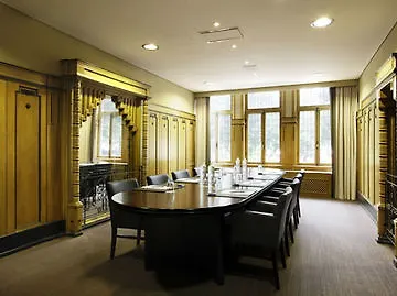 מלון Nh Caransa 4*