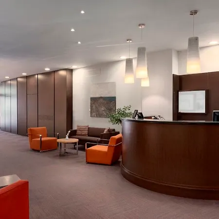 Nh Caransa Отель